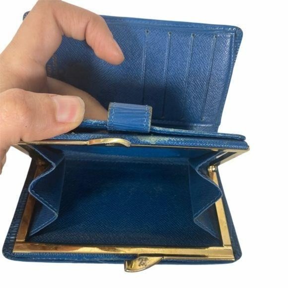 Authentic Louis Vuitton Wallet Epi Porte Monnaie Billets LV Vintage - Picture 8 of 13